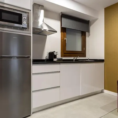 Bibo Plaza Nueva Aparthotel 3*