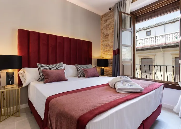 Bibo Plaza Nueva Aparthotel 4*